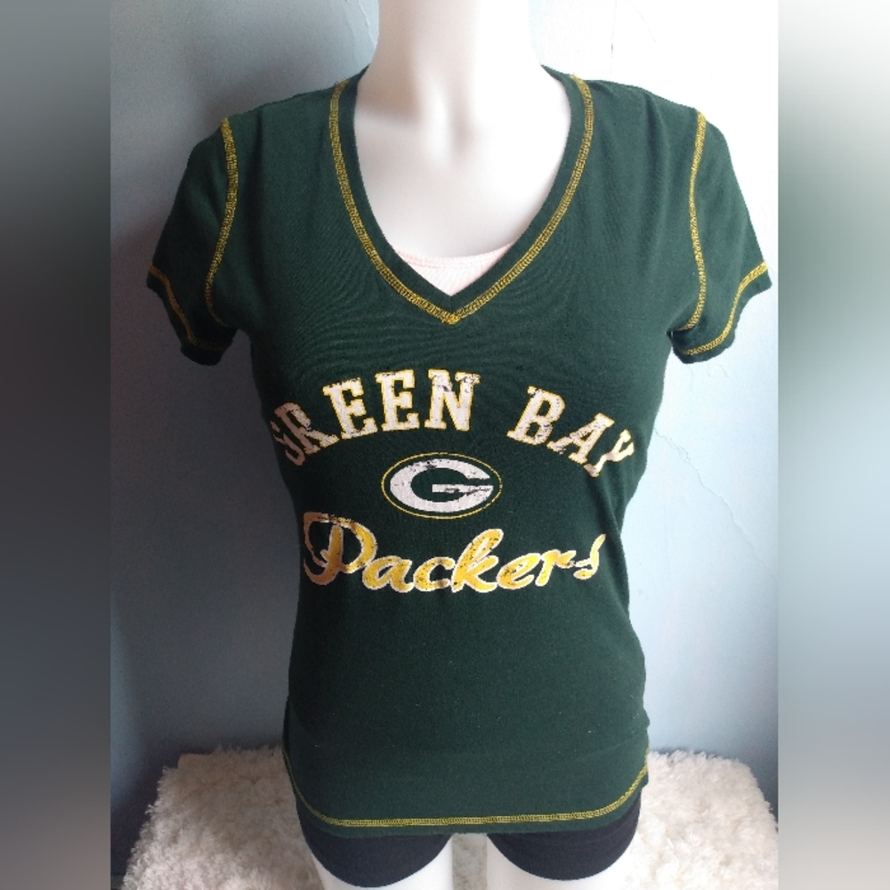 NFL Green Bay Packers woman's sz small  v neck top